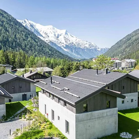 Chalet Contemporain Avec Sauna, Cheminee, Et Grand Jardin - Fr-1-343-243 *